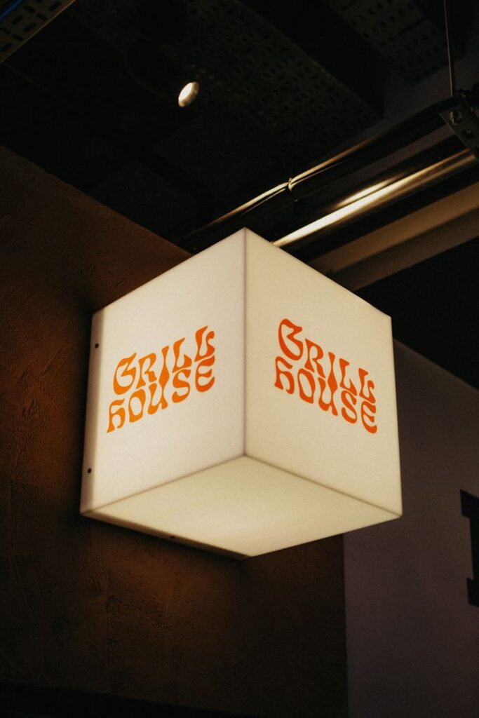 tren desain shop sign