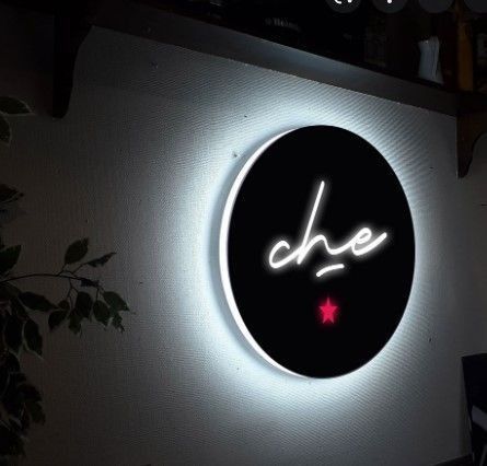 tren desain neon box akrilik