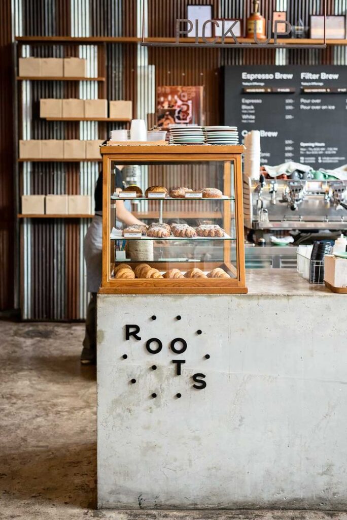 perbedaan rak display dan etalase