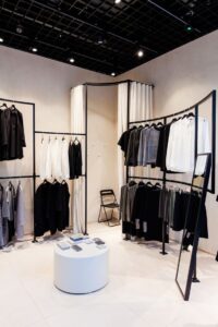 Jenis-Jenis Rak Display: Pilih yang Tepat untuk Bisnis Anda