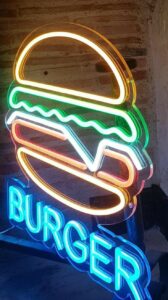 Biaya Pembuatan Neon Box: Apa yang Perlu Diketahui?