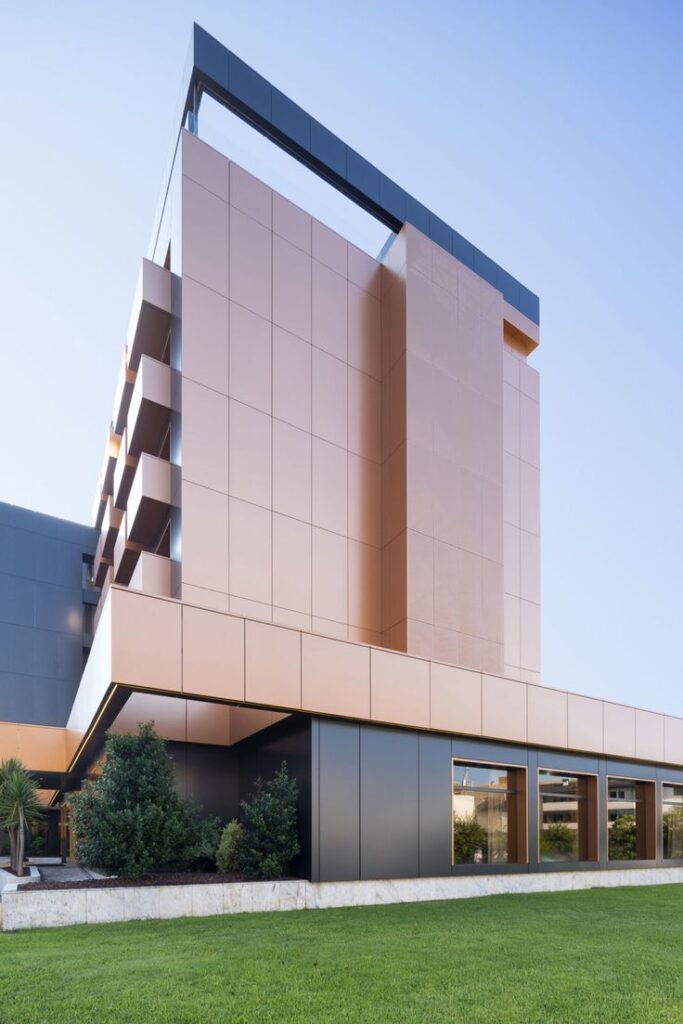 Facade ACP vs Material Fasad Lainnya: Perbandingan Komprehensif